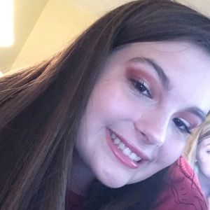 Meet your Posher, Elise